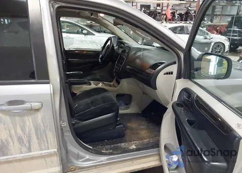 2016 Dodge Grand Caravan Sxt z USA, uszkodzony, nr VIN 2C4RDGCG5GR216732